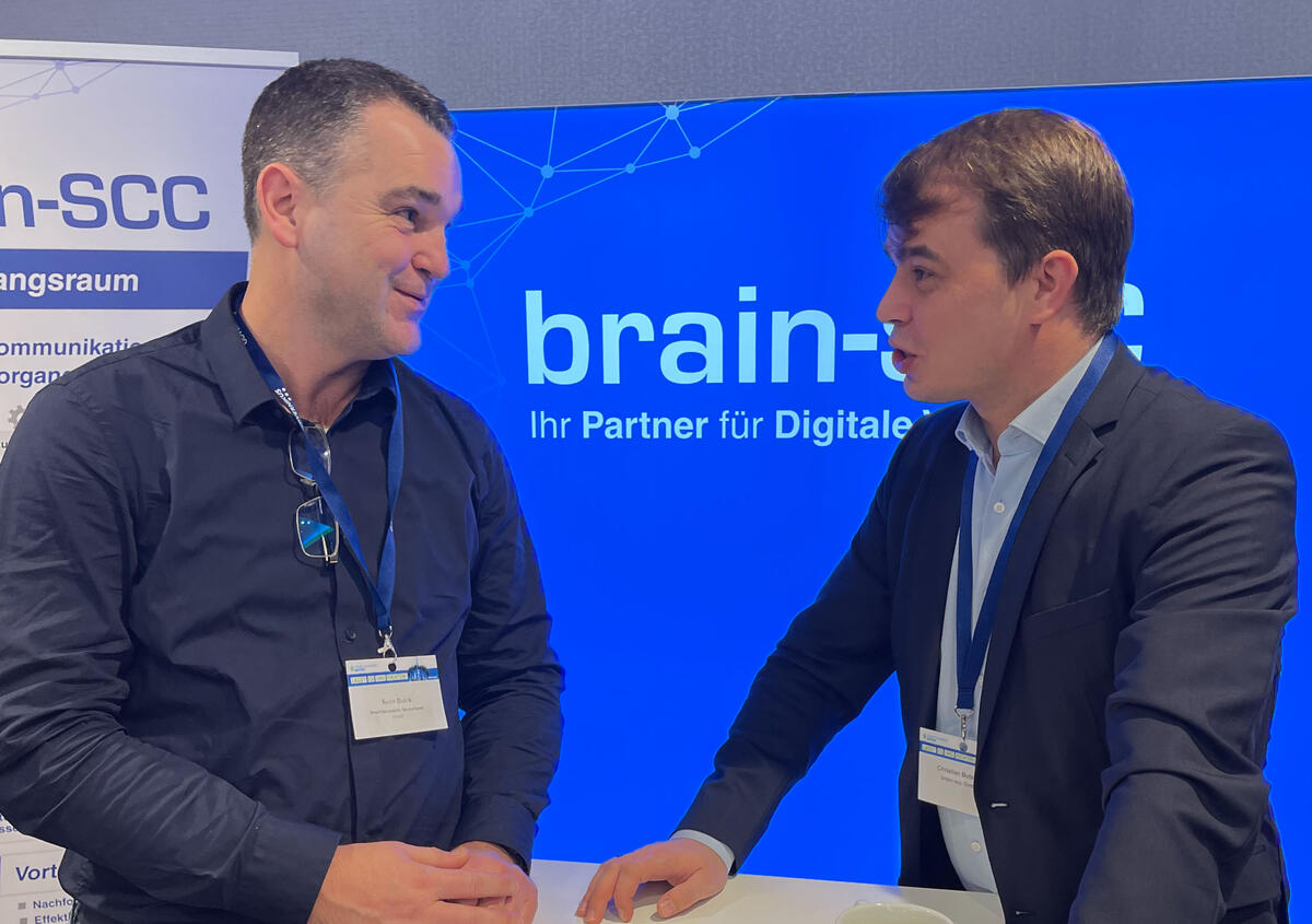Foto: Sven Buick (links) im Gespr&auml;ch mit Christian Butzkies, Brain SCC