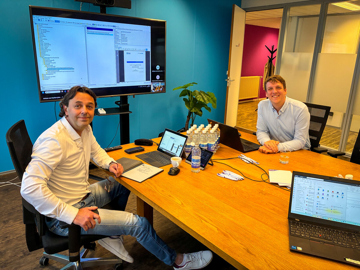 Paul te Lindert (SmartDocuments) & Adriaan van Haeften im SmartDocuments Hauptquartier in Deventer