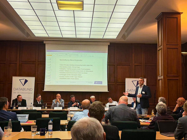Bild vergr&ouml;&szlig;ern: DATABUND-Mitgliederversammlung im Rahmen der SmartCountry Convention