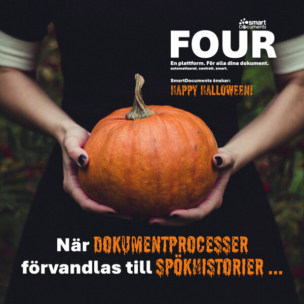 Halloweenvisual met SmartDocuments: Een persoon houdt een grote oranje pompoen in zijn handen tegen een donkere achtergrond. Rechtsboven staat het SmartDocuments-logo, samen met de boodschap "FOUR - E&eacute;n platform. Alle documenten. geautomatiseerd. gecentraliseerd. slim." en "Happy Halloween!". Onderaan de afbeelding staat de slogan: "Wanneer het dagelijkse werken met documenten verandert in het heksenuur ...".

De visual sluit aan bij het Halloween-thema en legt tegelijkertijd de nadruk op de uitdagingen van handmatige documentprocessen.