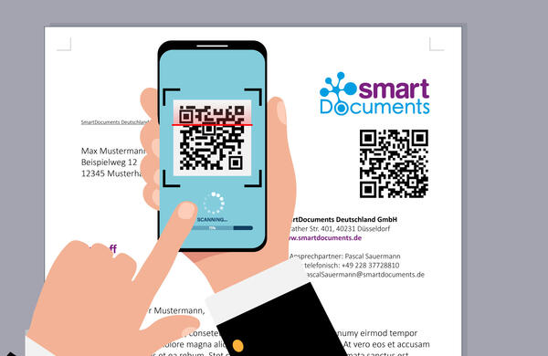 Vektorgrafik Dokument mit QR-Code. Im Vordergrund sind H&auml;nde abgebildet, die ein Smartphone halten und den QR-Code einscannen.