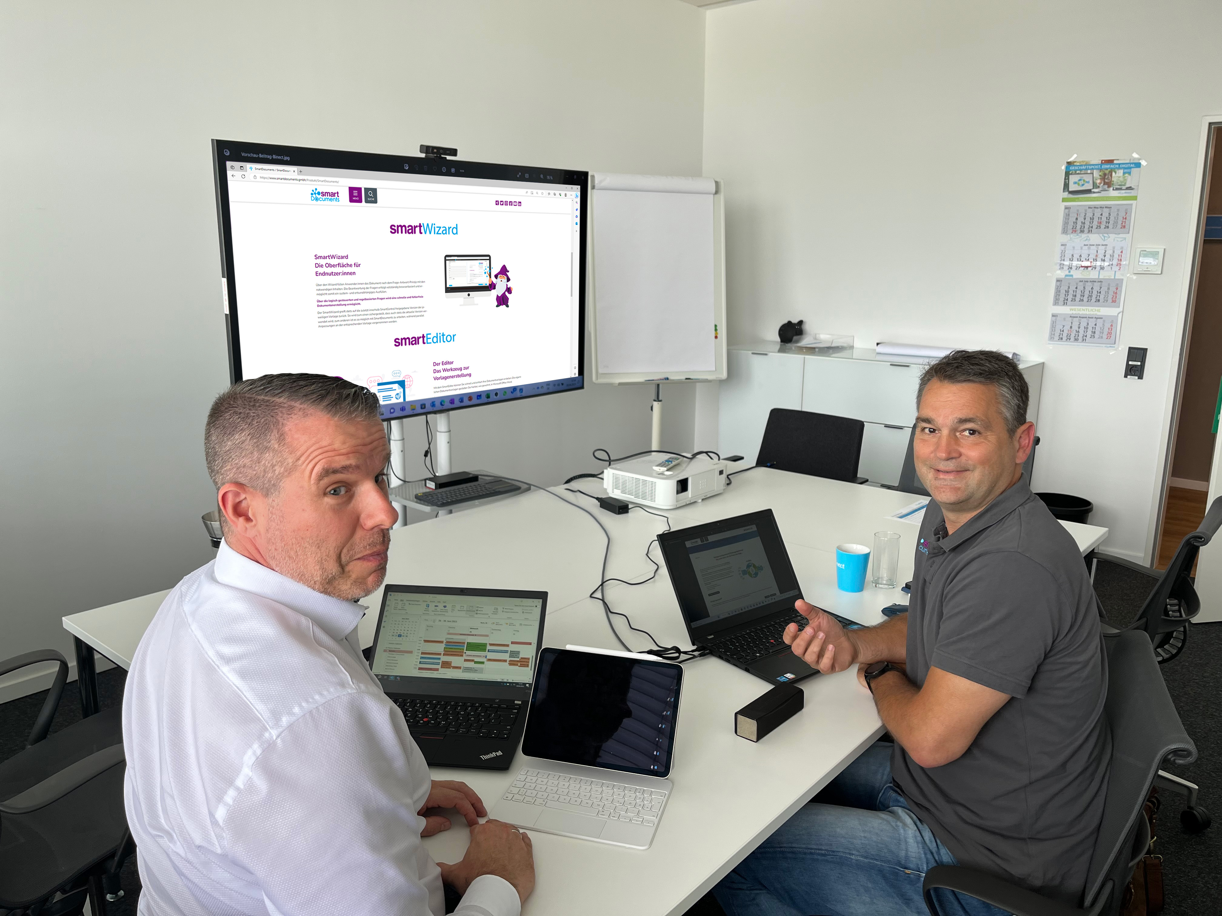 Bild vergr&ouml;&szlig;ern: Oliver Wessoly, Head of Sales & Marketing Binect GmbH & Sven Buick, Head of Sales & Partner Manager SmartDocuments Deutschland GmbH im Partnergespr&auml;ch
